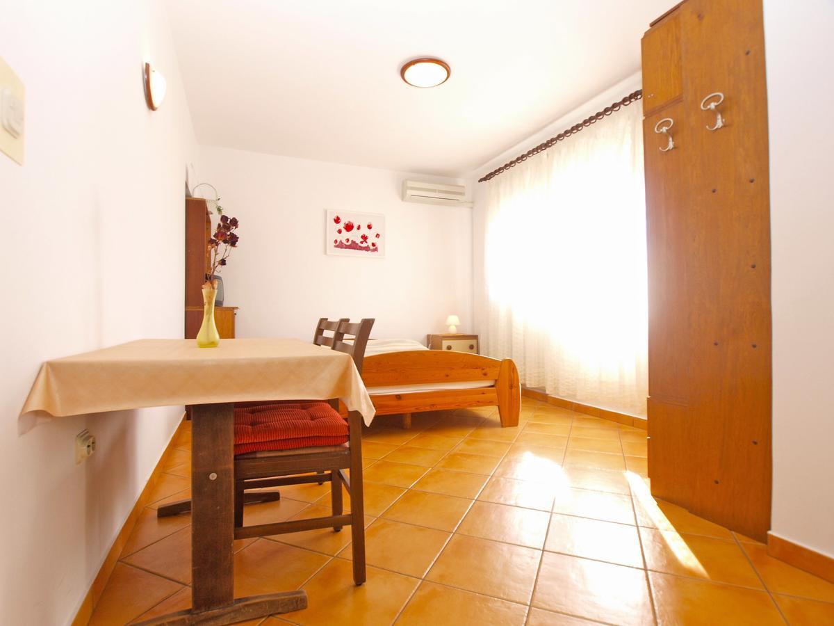Apartments Mirela 1554 Pula Exterior foto